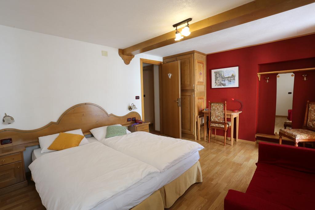 Albergo Centrale Forni di Sopra Zimmer foto