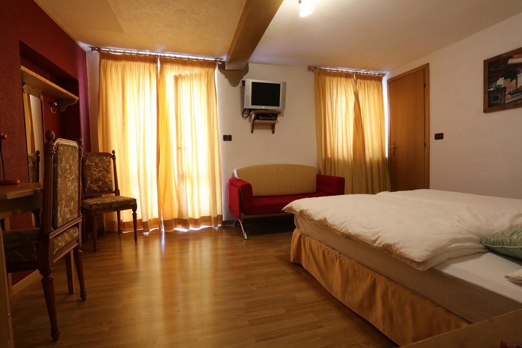 Albergo Centrale Forni di Sopra Zimmer foto